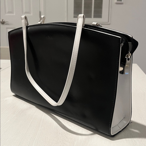 Mexx Black and White Shoulder Bag